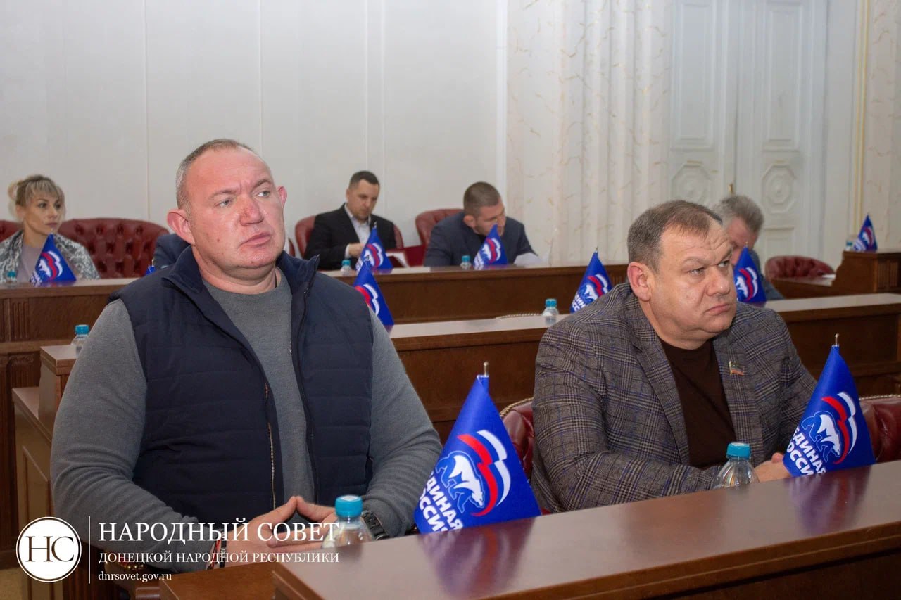 «Правительственный час» с участием врио министра молодежной политики Республики Денисом Шимановским «Правительственный час» с участием врио министра молодежной политики Республики Денисом Шимановским