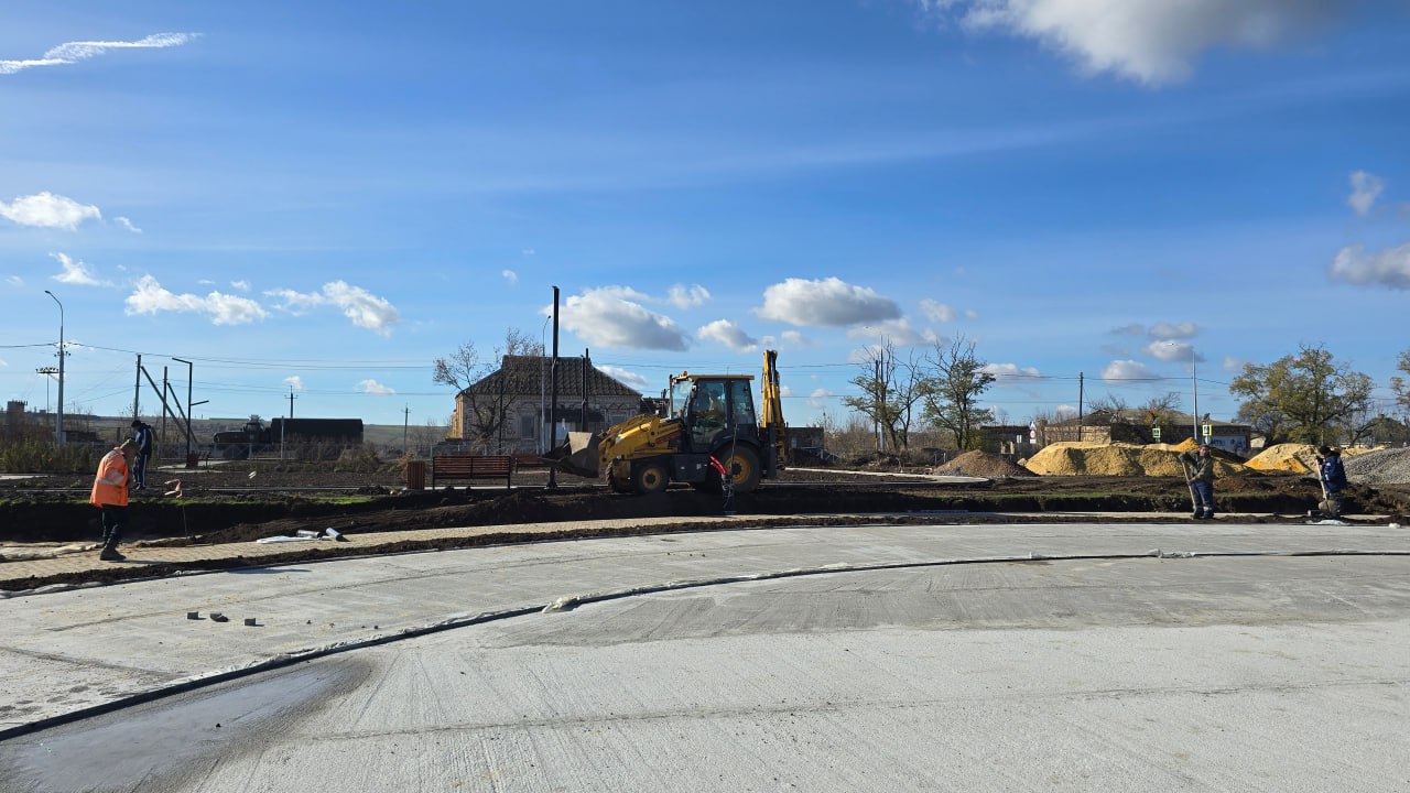 Николай Михайлов: В ходе рабочего визита в село Раздольное проинспектировал ход выполнение ремонтных работ в ГБОУ «Раздольненская школа Старобешевского м.о.» и ГКДОУ «Раздольненский детский сад «Золотой петушок»... Николай Михайлов: В ходе рабочего визита в село Раздольное проинспектировал ход выполнение ремонтных работ в ГБОУ «Раздольненская школа Старобешевского м.о.» и ГКДОУ «Раздольненский детский сад «Золотой петушок»...