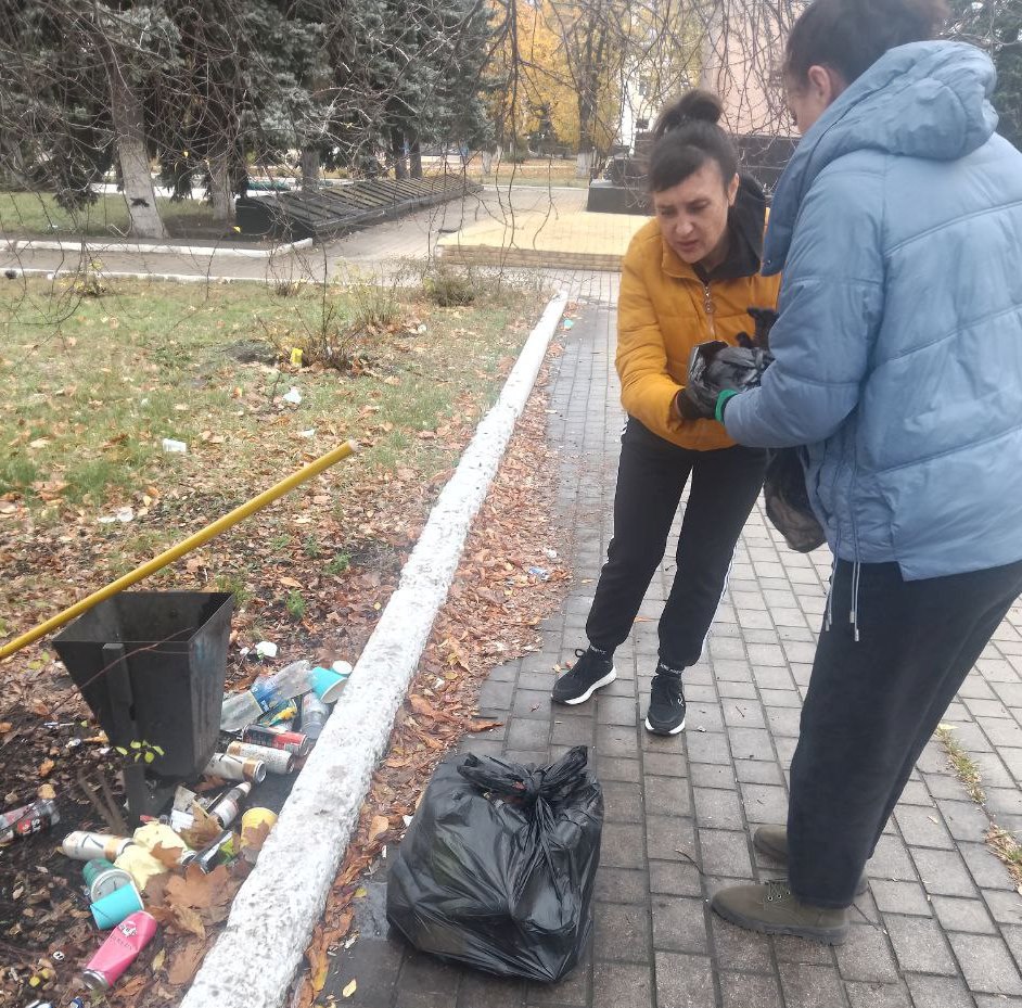 Сергей Желновач: Сегодня, 31 октября на территории городского округа Дебальцево состоялся экологический субботник Сергей Желновач: Сегодня, 31 октября на территории городского округа Дебальцево состоялся экологический субботник