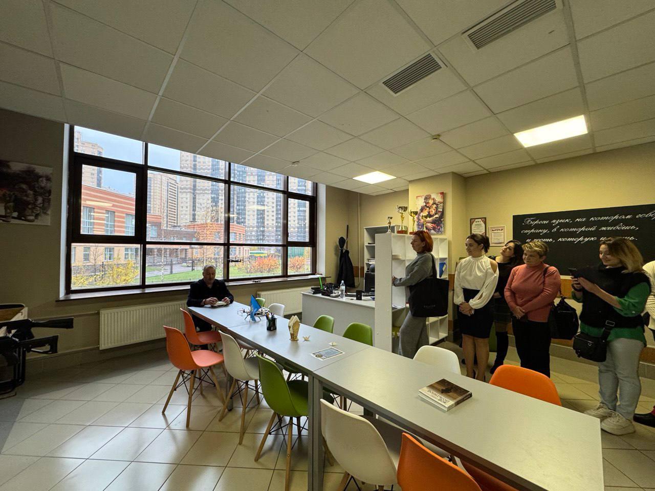 Мариупольские педагоги познакомились с экологическими инновациями петербургской школы Мариупольские педагоги познакомились с экологическими инновациями петербургской школы