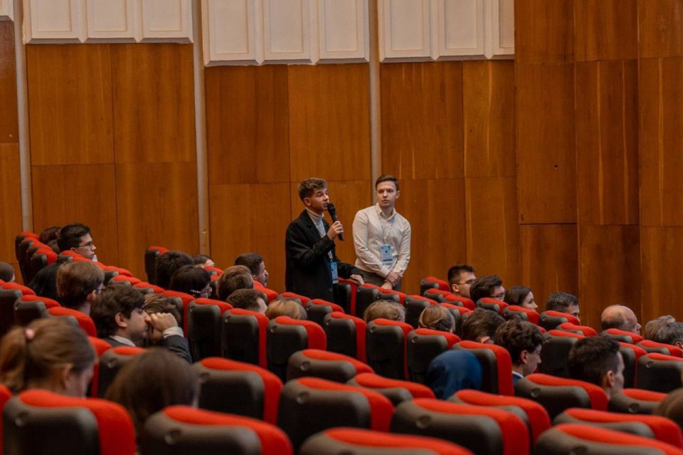 Наталья Никонорова: Вчера выступила на III форуме молодых дипломатов «Меркурий-2025», который прошел на базе Мариупольского государственного университета им. А. И. Куинджи Наталья Никонорова: Вчера выступила на III форуме молодых дипломатов «Меркурий-2025», который прошел на базе Мариупольского государственного университета им. А. И. Куинджи