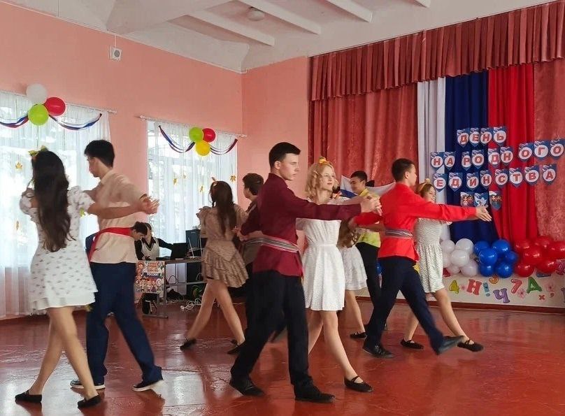 Игорь Мартынов: День народного единства в общеобразовательных учреждениях городского округа Енакиево Игорь Мартынов: День народного единства в общеобразовательных учреждениях городского округа Енакиево