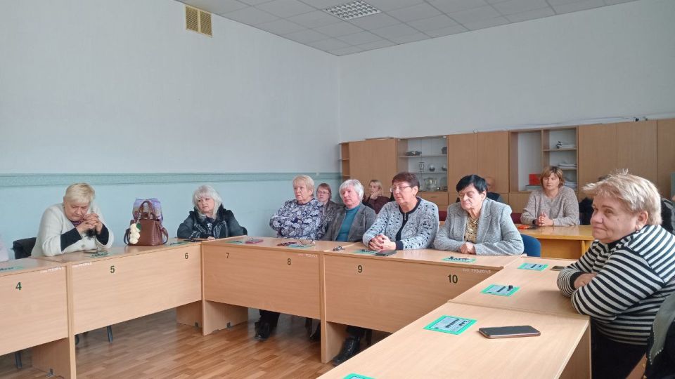 Иван Адамец: По поручению Главы ДНР Дениса Пушилина заместитель руководителя управы Куйбышевского района Елена Строганова и депутат Донецкого городского совета Алексей Ковровский провели встречу с коллективом школы №71 Иван Адамец: По поручению Главы ДНР Дениса Пушилина заместитель руководителя управы Куйбышевского района Елена Строганова и депутат Донецкого городского совета Алексей Ковровский провели встречу с коллективом школы №71