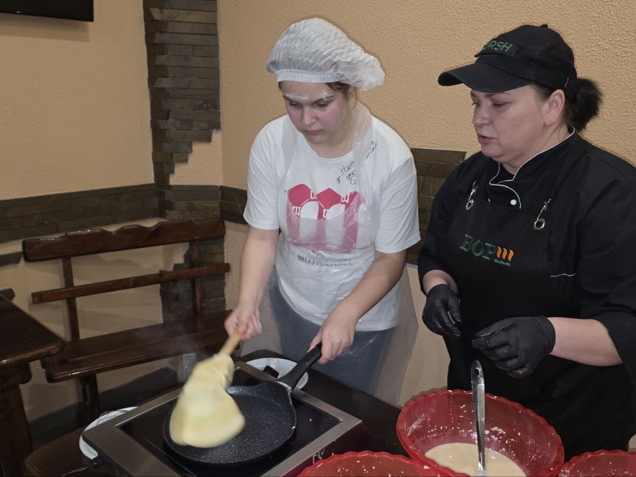 Сегодня, 31 октября, в рамках мероприятий Всероссийского фестиваля русской кухни, приуроченных ко Дню народного единства, при поддержке «Совета женщин города Макеевки» регионального отделения «Союз женщин России», для детей... Сегодня, 31 октября, в рамках мероприятий Всероссийского фестиваля русской кухни, приуроченных ко Дню народного единства, при поддержке «Совета женщин города Макеевки» регионального отделения «Союз женщин России», для детей...