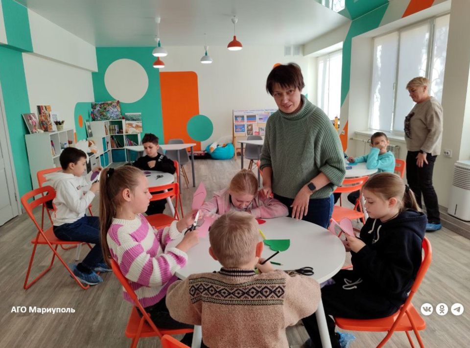 Мариупольские библиотеки проводят праздничные мероприятия ко Дню народного единства Мариупольские библиотеки проводят праздничные мероприятия ко Дню народного единства