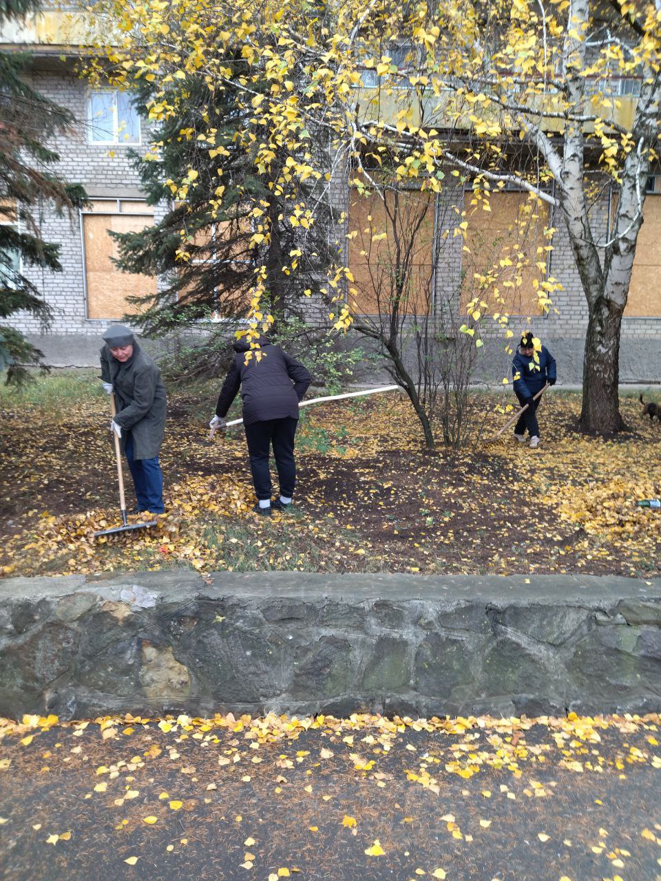 Сергей Желновач: В рамках акции "Экологический субботник", сегодня 31.10.2025, в городе Светлодарск работники городских предприятий и учреждений совместно с работниками участка №6 Енакиевского филиала ЕРФ по управлению МКД... Сергей Желновач: В рамках акции "Экологический субботник", сегодня 31.10.2025, в городе Светлодарск работники городских предприятий и учреждений совместно с работниками участка №6 Енакиевского филиала ЕРФ по управлению МКД...