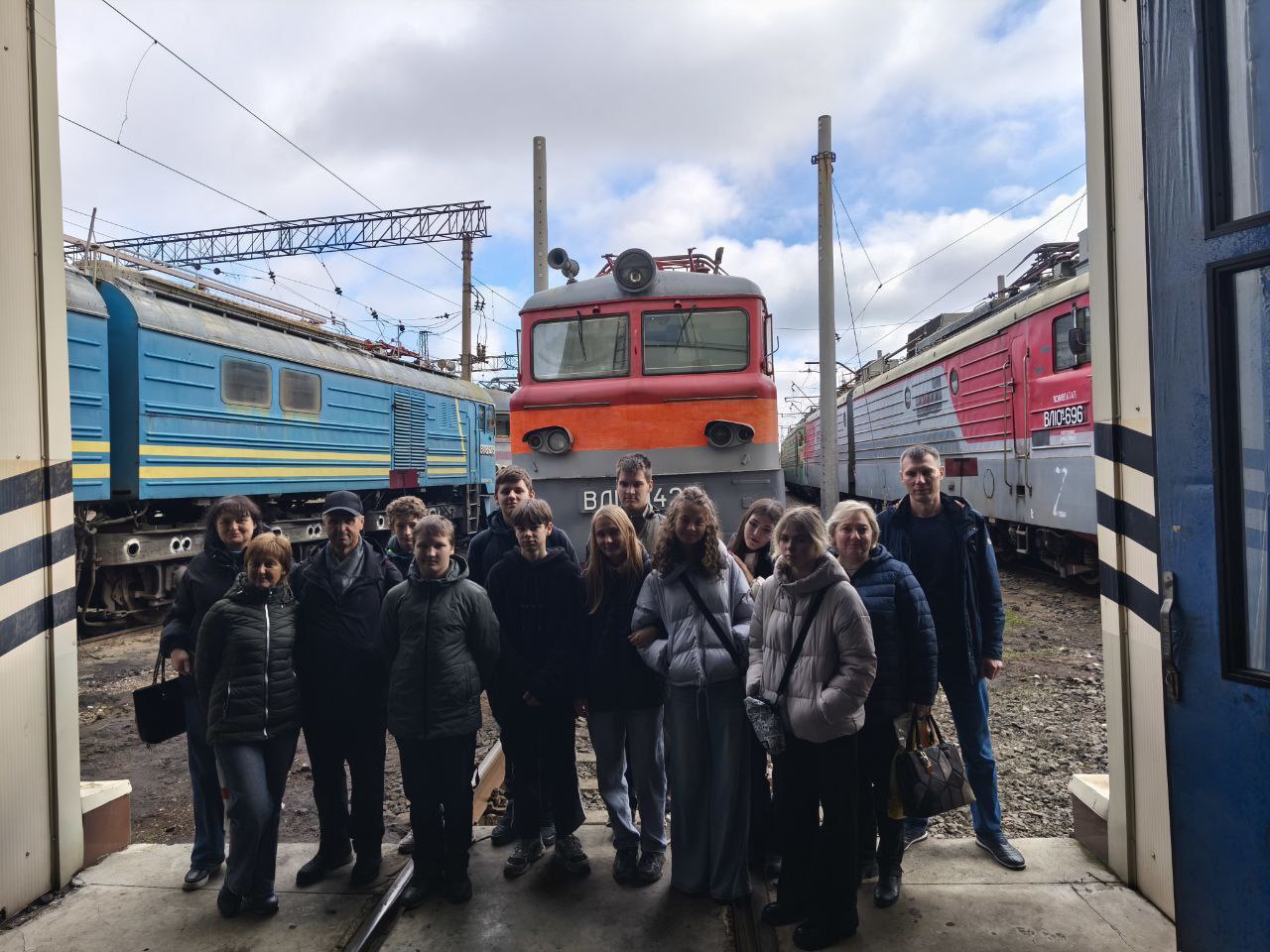 Для воспитанников Донецкой детской железной дороги провели экскурсию в локомотивном депо Ясиноватая Донецкого филиала ФГУП «ЖДН»