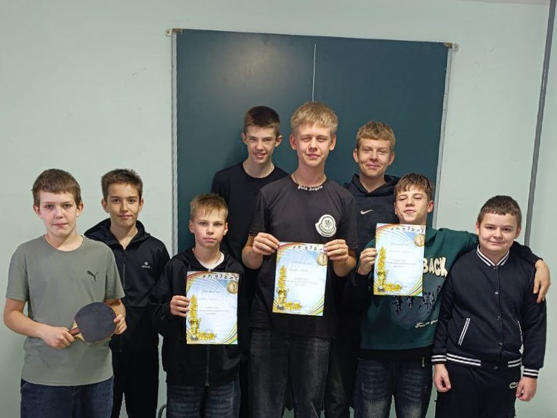 В Кировском прошли соревнования по настольному теннису