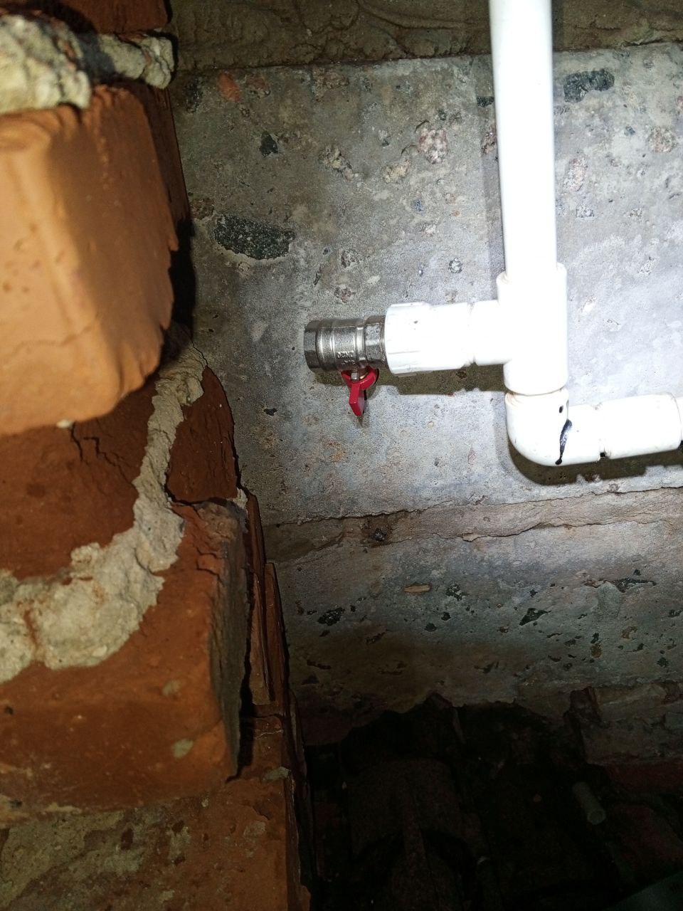 В Дебальцево, мониторинговые группы тепла оперативно реагируют на аварийные ситуации в системах отопления В Дебальцево, мониторинговые группы тепла оперативно реагируют на аварийные ситуации в системах отопления