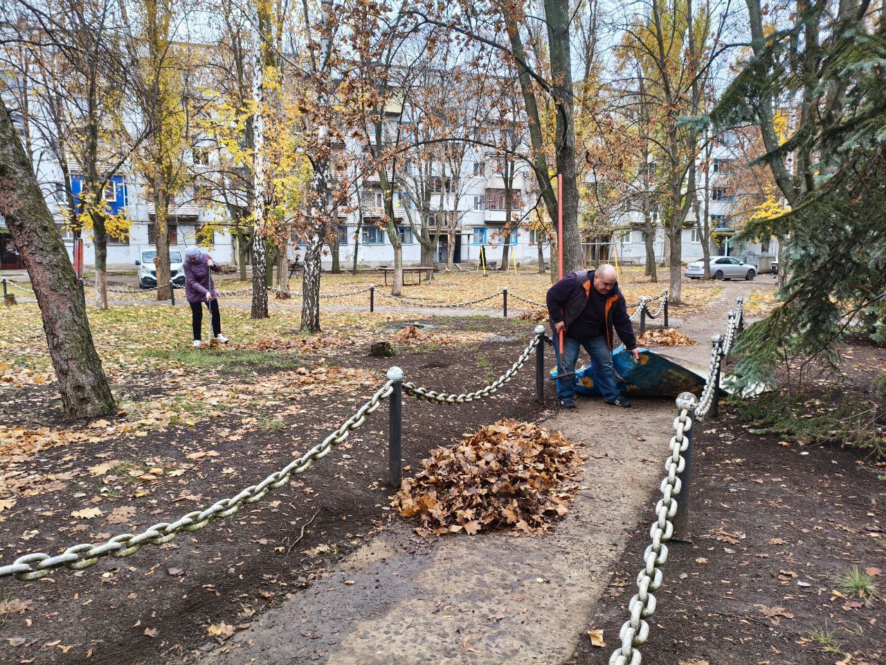 Сергей Желновач: В рамках акции "Экологический субботник", сегодня 31.10.2025, в городе Светлодарск работники городских предприятий и учреждений совместно с работниками участка №6 Енакиевского филиала ЕРФ по управлению МКД... Сергей Желновач: В рамках акции "Экологический субботник", сегодня 31.10.2025, в городе Светлодарск работники городских предприятий и учреждений совместно с работниками участка №6 Енакиевского филиала ЕРФ по управлению МКД...