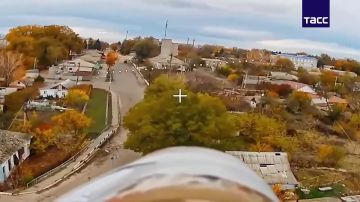 ВС РФ группировки "Восток" серьезно нарушили логистику ВСУ в Покровском — одном из главных узлов обороны противника на южнодонецком направлении, рассказали ТАСС силовики