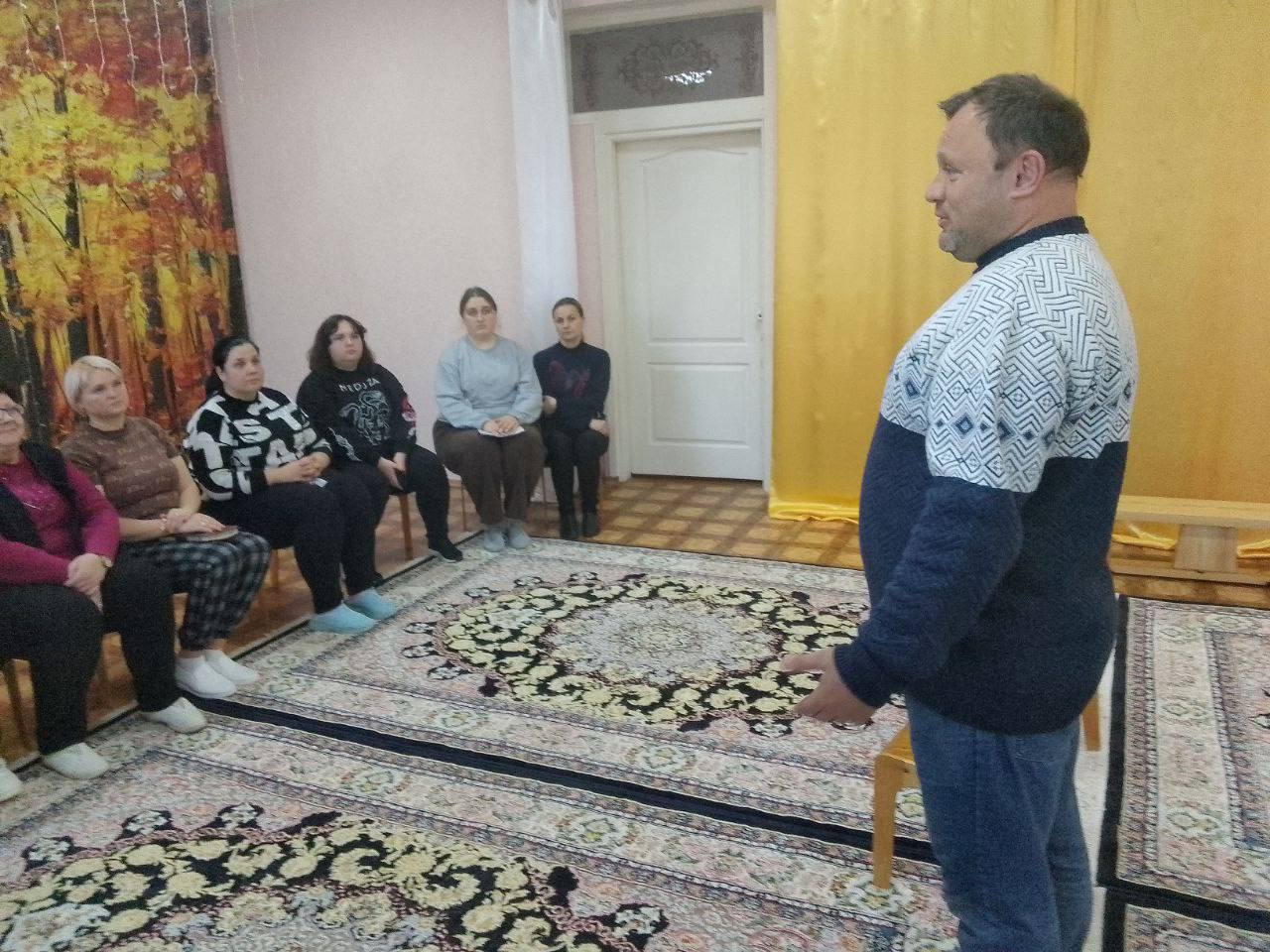 29 октября начальник Управления образования г.о. Харцызск Николай Осипов посетил с рабочим визитом коллектив детского сада № 11 29 октября начальник Управления образования г.о. Харцызск Николай Осипов посетил с рабочим визитом коллектив детского сада № 11