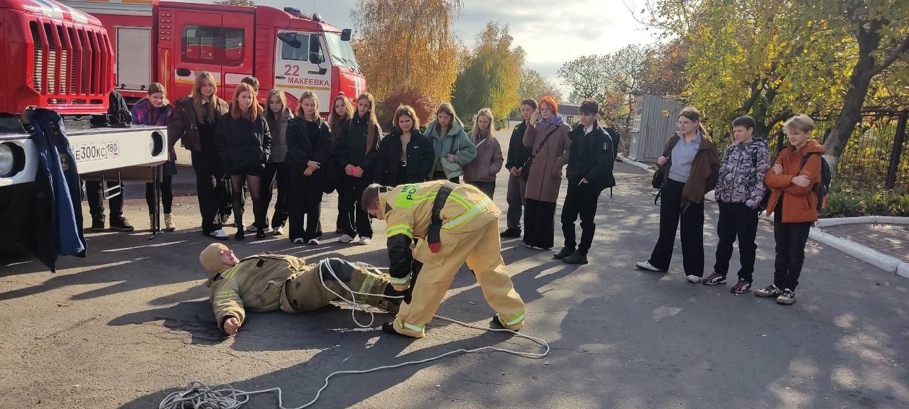 Более 155 тысяч учеников и студентов приняли участие в акции «Учиться в Донбассе» Более 155 тысяч учеников и студентов приняли участие в акции «Учиться в Донбассе»