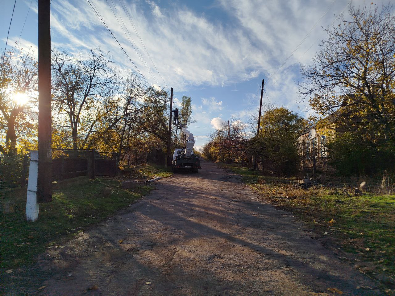 Наталья Великодная: Продолжаем работы по восстановлению уличного освещения в населенных пунктах Тельмановского округа Наталья Великодная: Продолжаем работы по восстановлению уличного освещения в населенных пунктах Тельмановского округа