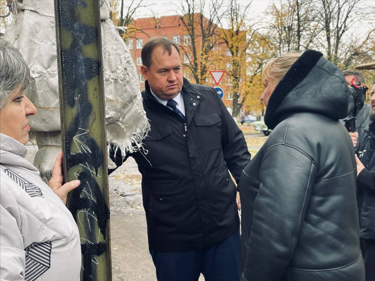 Анна Кондрыкинская: Ни одна проблема не остаётся без внимания: продолжаю комплексно выезжать на жалобы наших жителей Анна Кондрыкинская: Ни одна проблема не остаётся без внимания: продолжаю комплексно выезжать на жалобы наших жителей