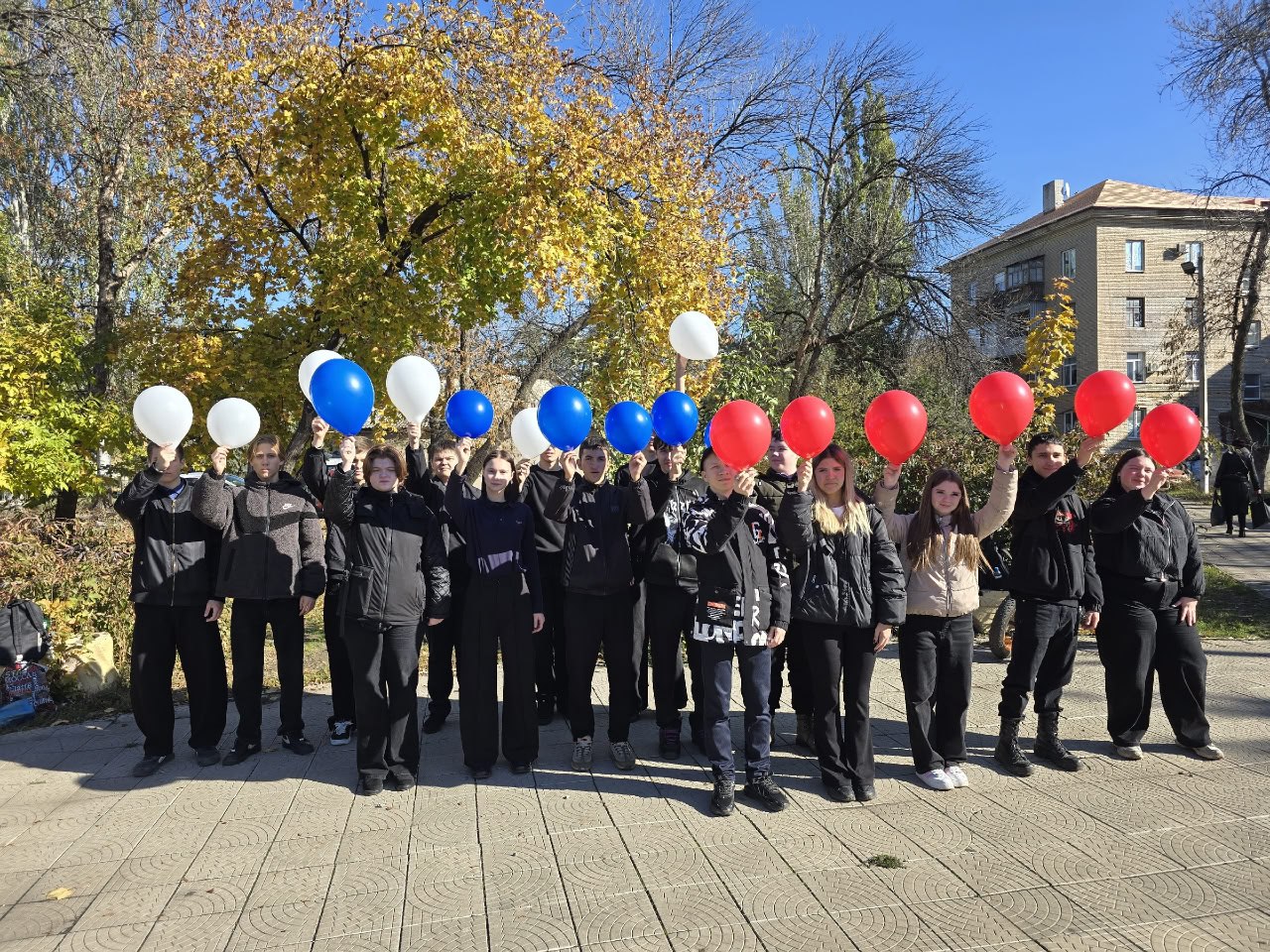 В школах Ждановки проводятся мероприятия, приуроченные ко Дню народного единства В школах Ждановки проводятся мероприятия, приуроченные ко Дню народного единства