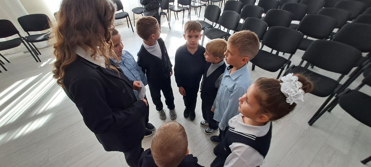 В преддверии Дня народного единства, по инициативе Совета Движения первых, в ГБОУ «Светлодарский УВК» состоялось замечательное мероприятие - "Мы разные, но мы вместе!" для обучающихся 1- 4 классов В преддверии Дня народного единства, по инициативе Совета Движения первых, в ГБОУ «Светлодарский УВК» состоялось замечательное мероприятие - "Мы разные, но мы вместе!" для обучающихся 1- 4 классов