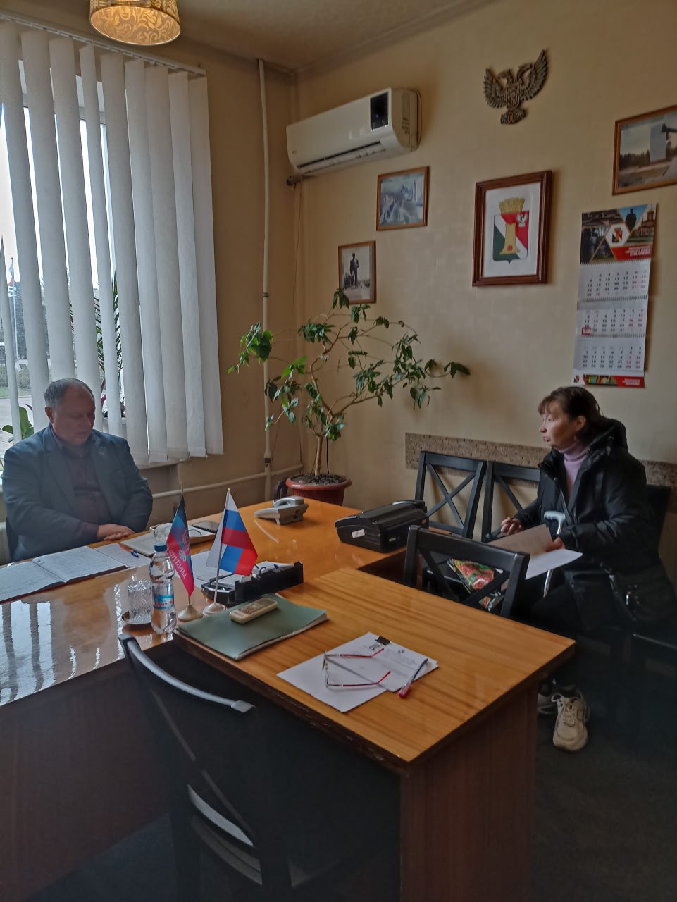 Игорь Мартынов: Личный прием граждан. 31 октября личный прием граждан провел заместитель главы администрации муниципального образования городского округа Енакиево Сергей Божик Игорь Мартынов: Личный прием граждан. 31 октября личный прием граждан провел заместитель главы администрации муниципального образования городского округа Енакиево Сергей Божик