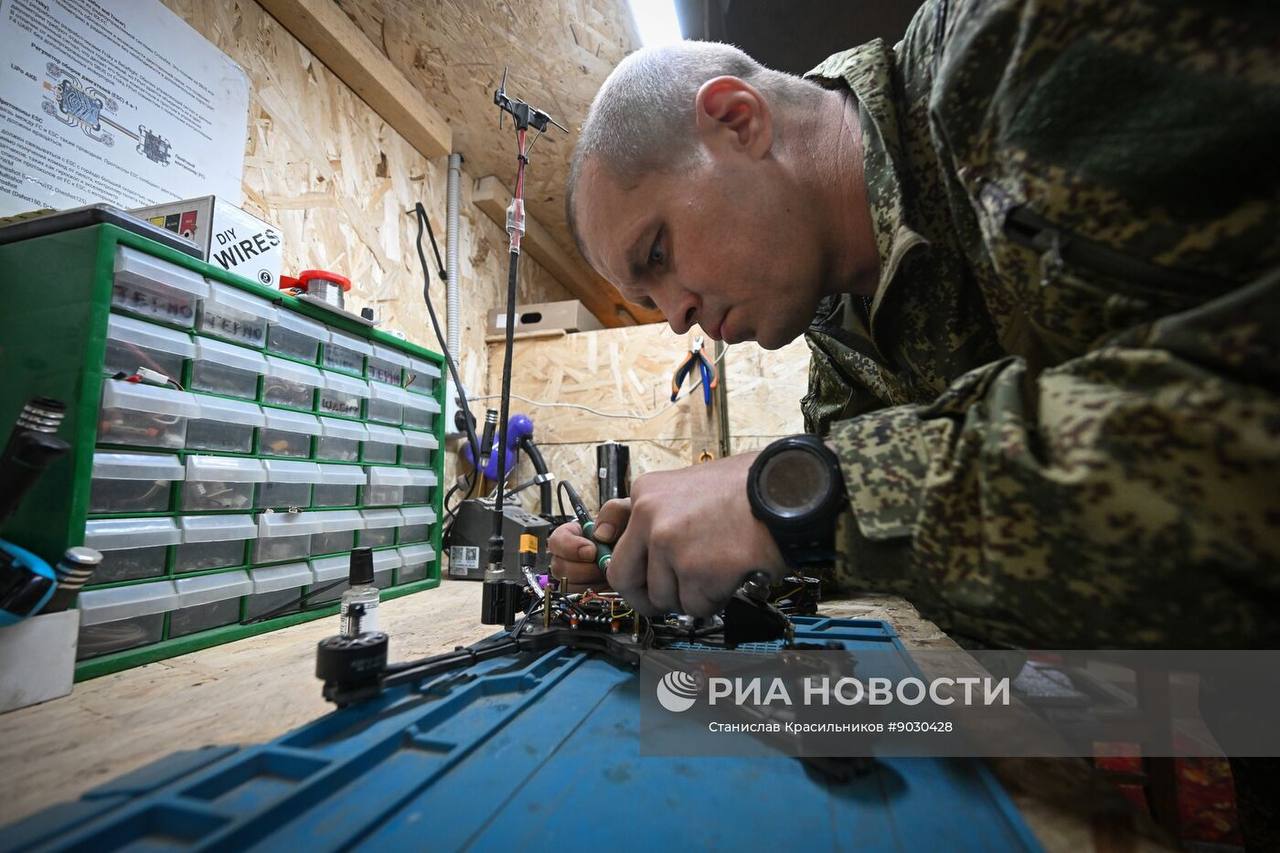 Лаборатория по ремонту и сборке БПЛА группировки войск «Центр» на Покровском (Красноармейском) направлении Лаборатория по ремонту и сборке БПЛА группировки войск «Центр» на Покровском (Красноармейском) направлении