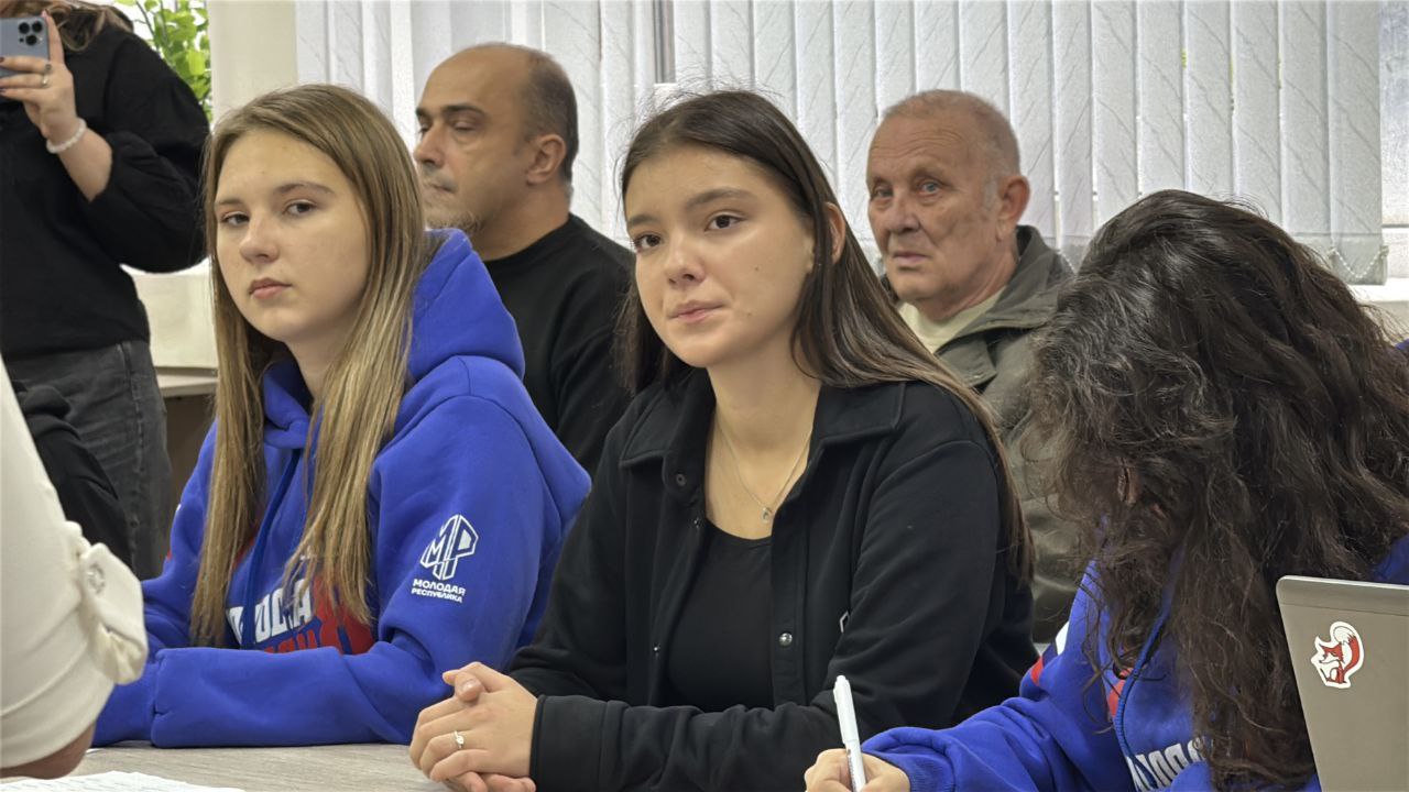 В Ворошиловском районе Донецка раскрыли секреты лидерства в социальном предпринимательстве! В Ворошиловском районе Донецка раскрыли секреты лидерства в социальном предпринимательстве!