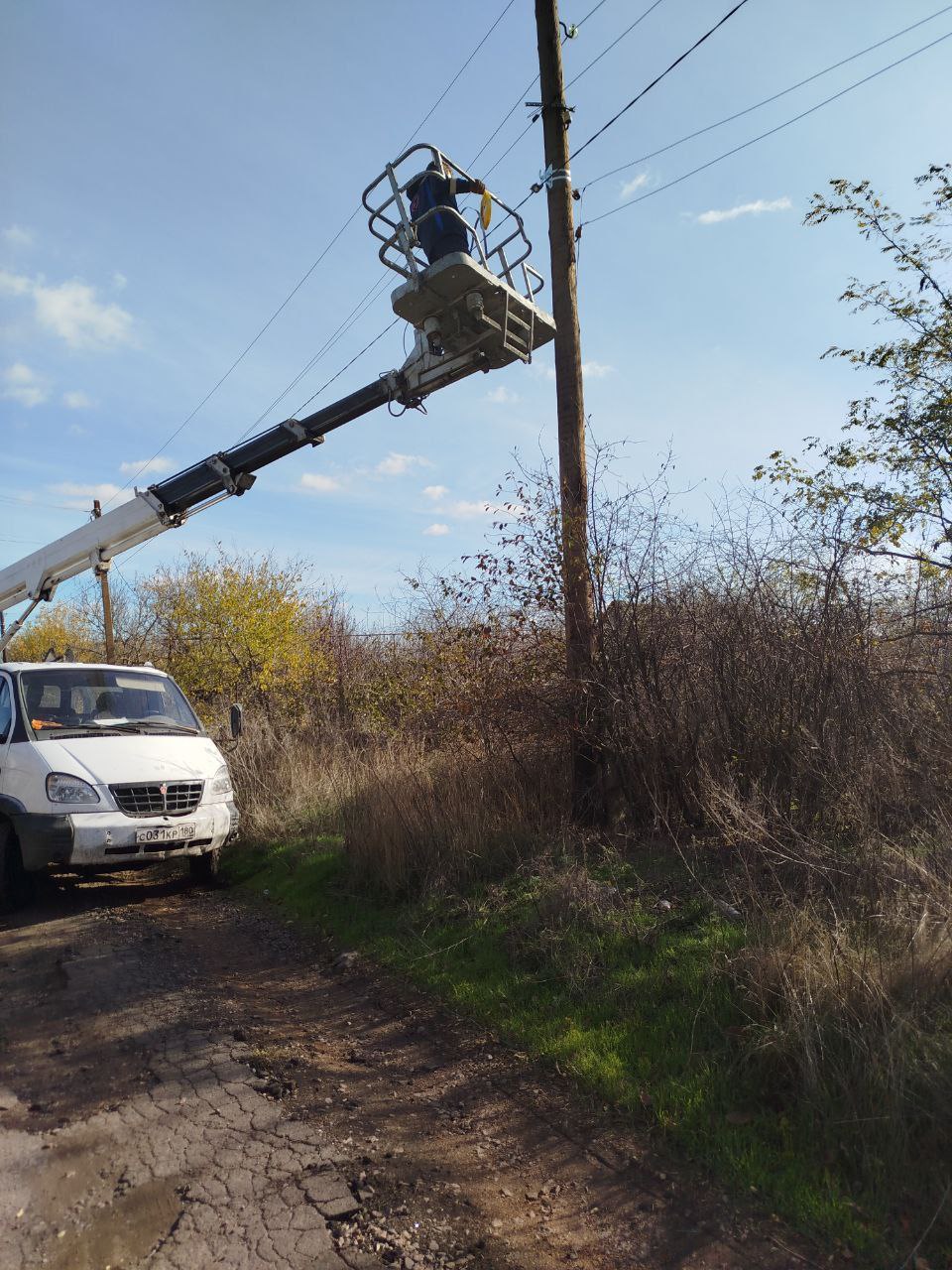 Наталья Великодная: Продолжаем работы по восстановлению уличного освещения в населенных пунктах Тельмановского округа Наталья Великодная: Продолжаем работы по восстановлению уличного освещения в населенных пунктах Тельмановского округа