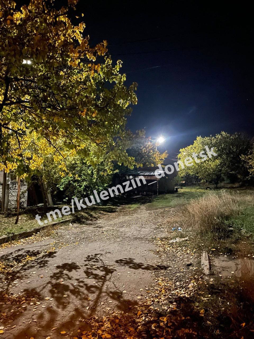 В Киевском районе специалисты предприятия «Донецкгорсвет» восстановили наружное освещение в поселке шахты Засядько, которое не функционировало с 2022 года из-за обстрелов со стороны преступного киевского режима В Киевском районе специалисты предприятия «Донецкгорсвет» восстановили наружное освещение в поселке шахты Засядько, которое не функционировало с 2022 года из-за обстрелов со стороны преступного киевского режима