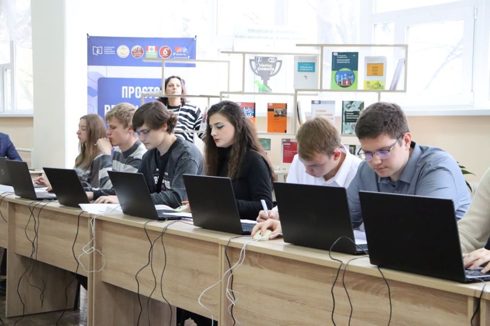 Научнотехнологический квиз «Как? Чем? Для чего?» стал яркой страницей в истории форума «Вперёд к знаниям» Научнотехнологический квиз «Как? Чем? Для чего?» стал яркой страницей в истории форума «Вперёд к знаниям»