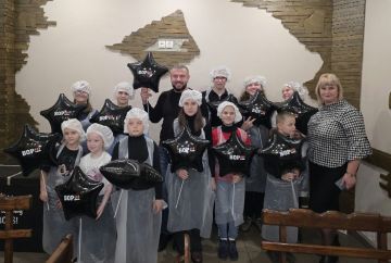 Сегодня, 31 октября, в рамках мероприятий Всероссийского фестиваля русской кухни, приуроченных ко Дню народного единства, при поддержке «Совета женщин города Макеевки» регионального отделения «Союз женщин России», для детей...