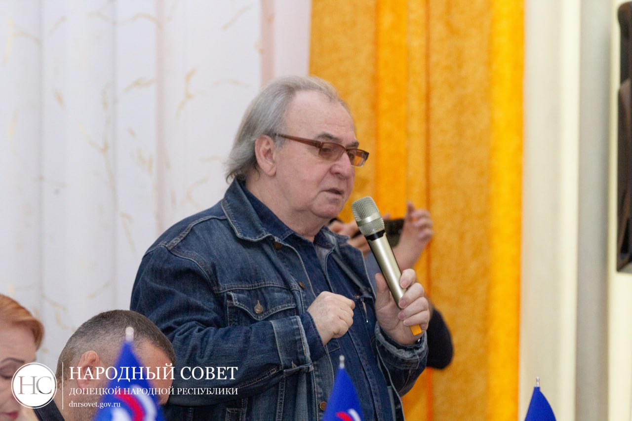 Фоторепортаж: Пленарное заседание Народного Совета ДНР Фоторепортаж: Пленарное заседание Народного Совета ДНР