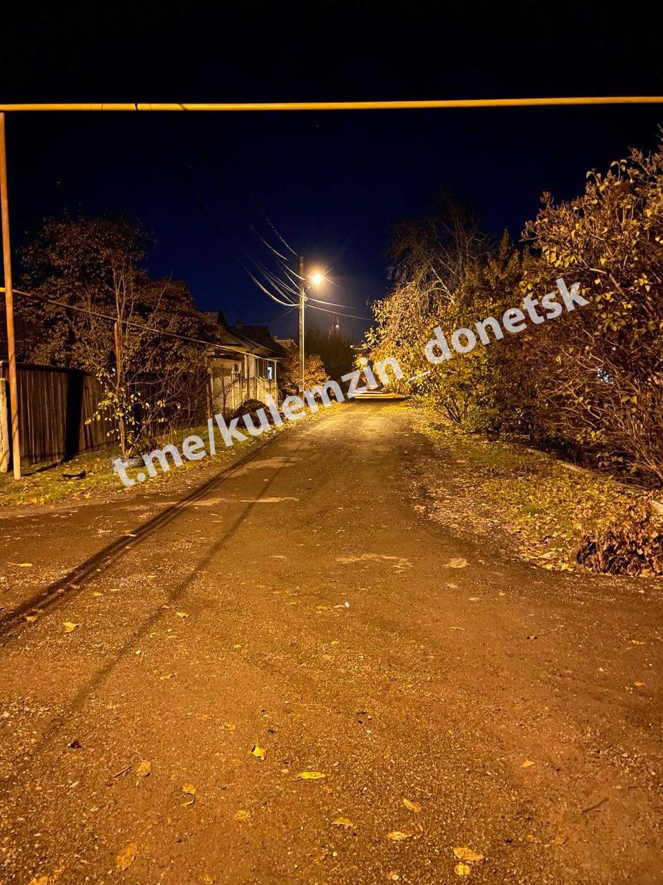 В Киевском районе специалисты предприятия «Донецкгорсвет» восстановили наружное освещение в поселке шахты Засядько, которое не функционировало с 2022 года из-за обстрелов со стороны преступного киевского режима В Киевском районе специалисты предприятия «Донецкгорсвет» восстановили наружное освещение в поселке шахты Засядько, которое не функционировало с 2022 года из-за обстрелов со стороны преступного киевского режима