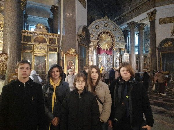 Александр Качанов: По благословению Высокопреосвящейннейшего Владимира митрополита Донецкого и Мариупольского и по приглашению директора музея "Исаакиевский собор" Мудрова Юрия Витальевича, а так же при содействии... Александр Качанов: По благословению Высокопреосвящейннейшего Владимира митрополита Донецкого и Мариупольского и по приглашению директора музея "Исаакиевский собор" Мудрова Юрия Витальевича, а так же при содействии...