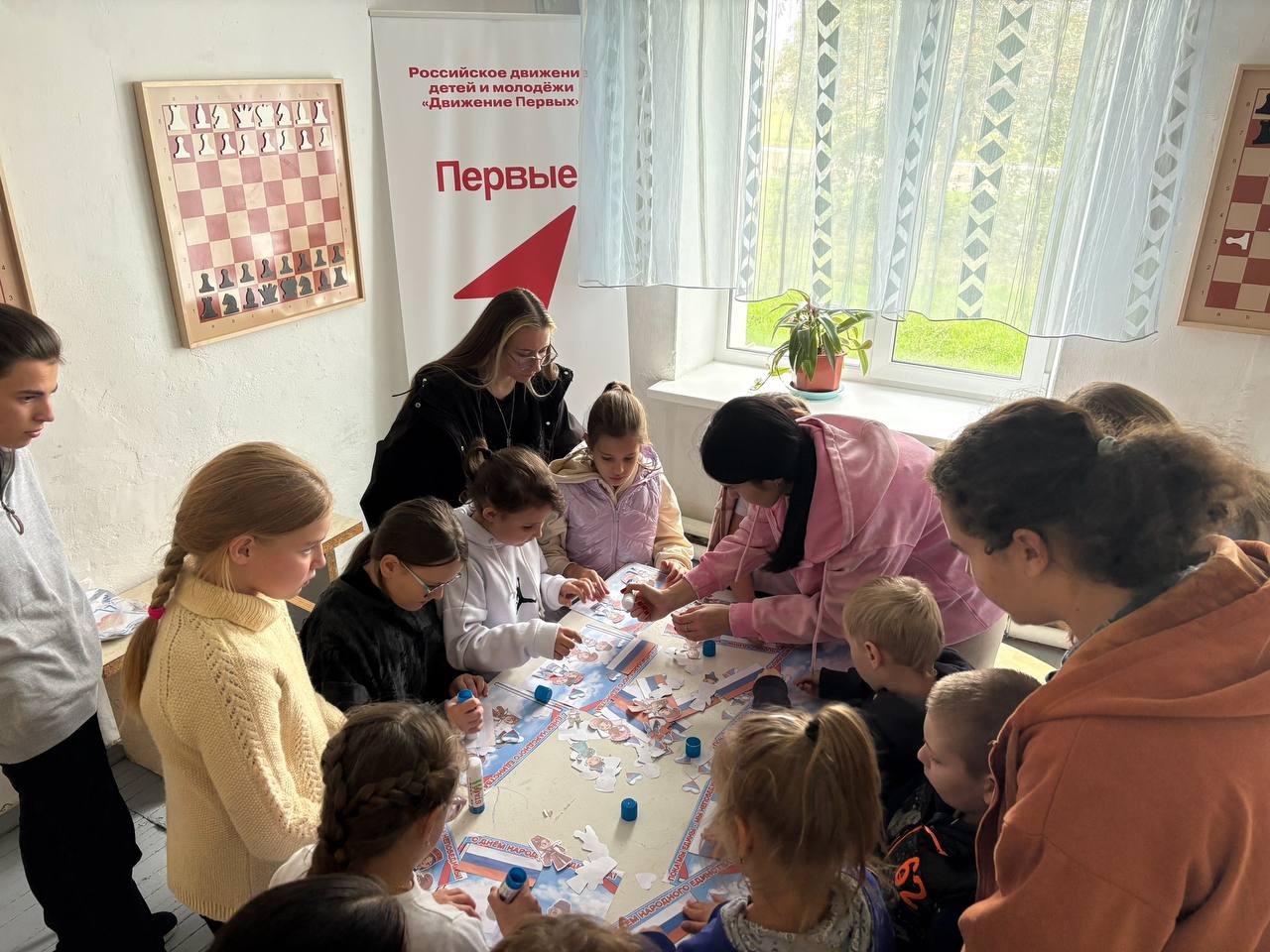 Учащиеся Портовской школы приняли участие во Всероссийской акции ко Дню народного единства Учащиеся Портовской школы приняли участие во Всероссийской акции ко Дню народного единства