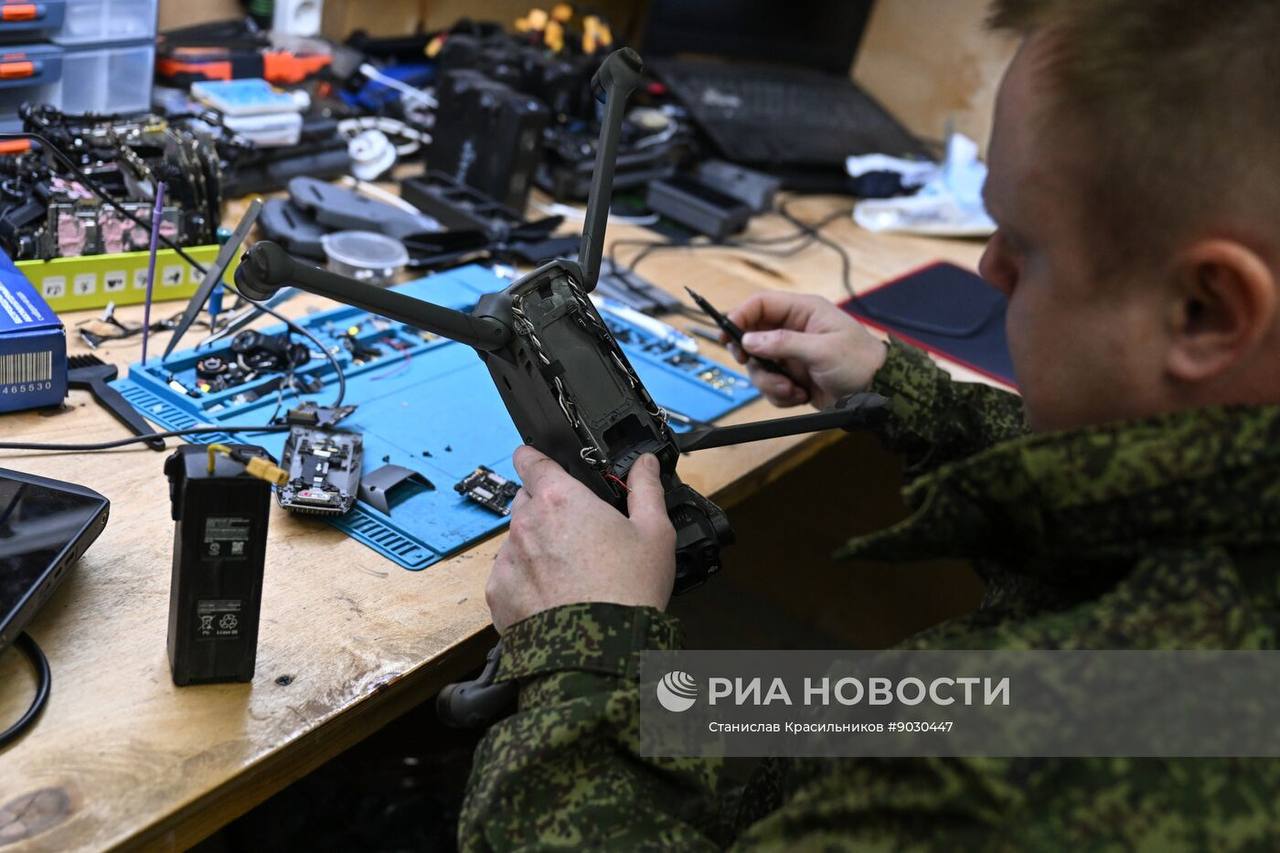Лаборатория по ремонту и сборке БПЛА группировки войск «Центр» на Покровском (Красноармейском) направлении Лаборатория по ремонту и сборке БПЛА группировки войск «Центр» на Покровском (Красноармейском) направлении