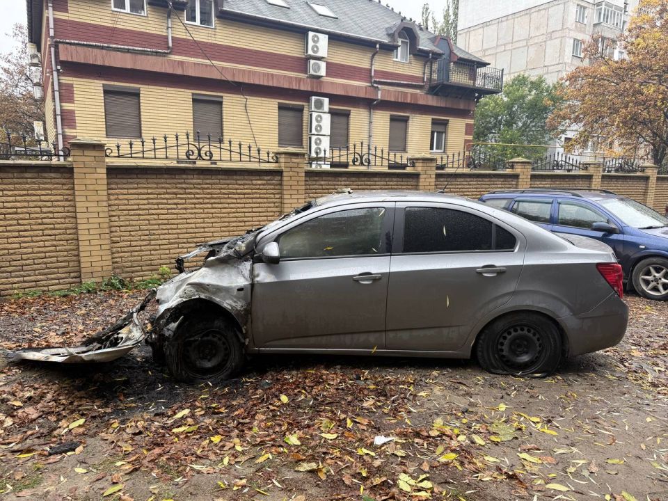 Полицейские задержали жителя Донецка за поджог авто Полицейские задержали жителя Донецка за поджог авто