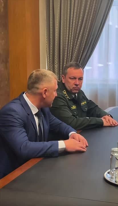 Во время визита в Санкт-Петербург встретился с губернатором Ленинградской области Александром Дрозденко