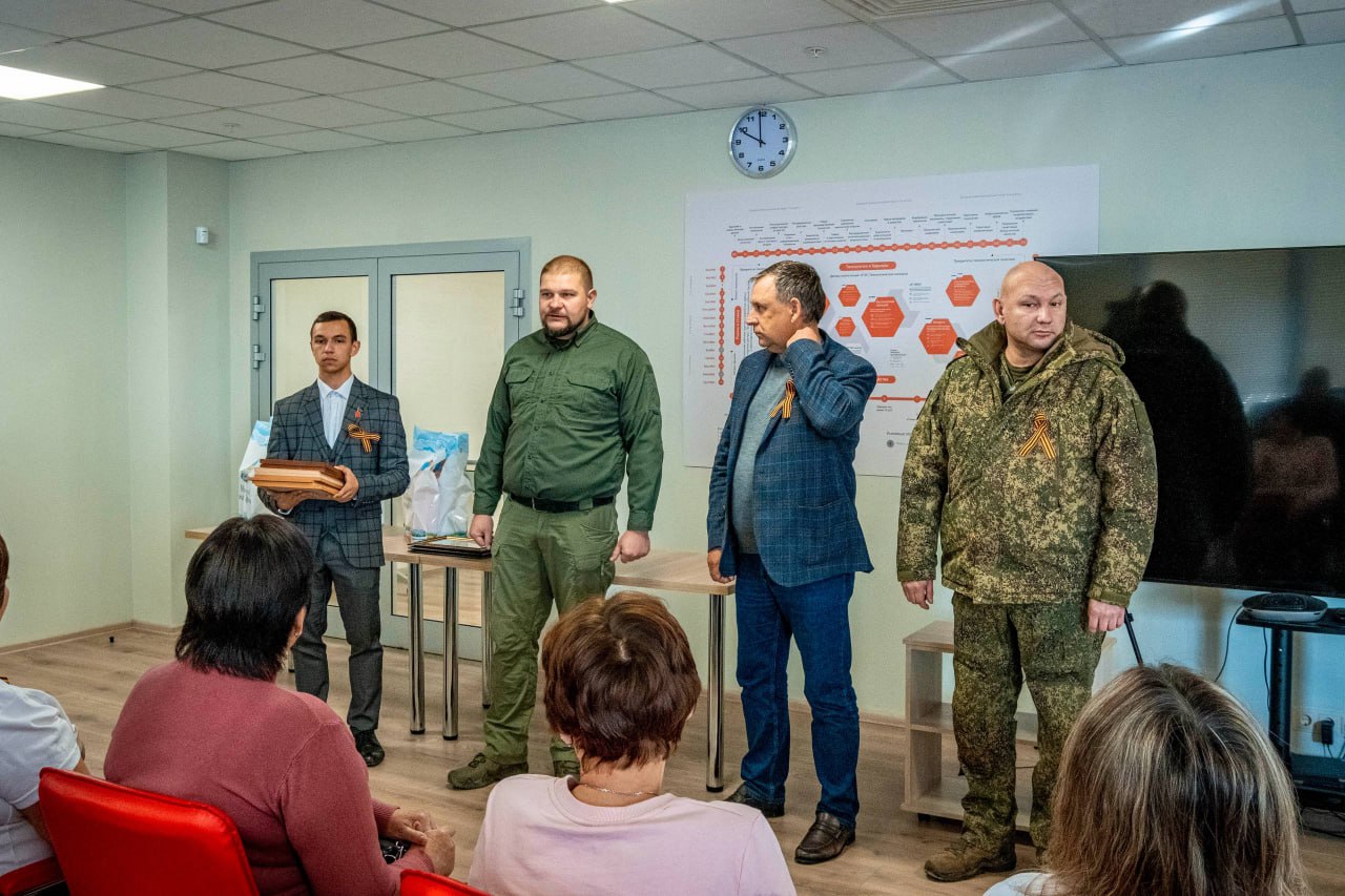 Александр Гриденко принял участие в программе мероприятий для делегации семей военнослужащих, погибших во время освобождения Донбасса Александр Гриденко принял участие в программе мероприятий для делегации семей военнослужащих, погибших во время освобождения Донбасса