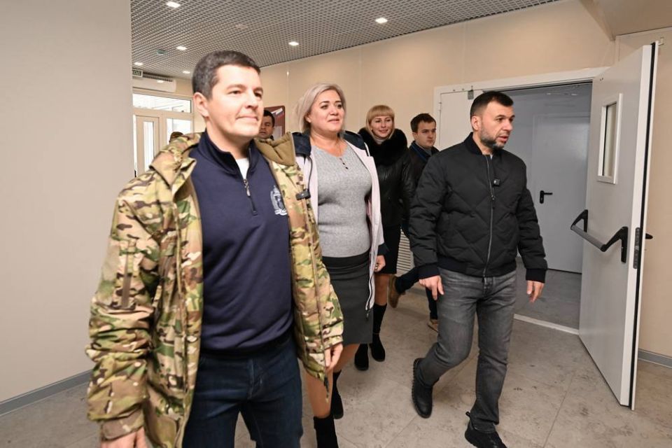 Новые квартиры, админздание и медпункт: Пушилин и Артюхов оценили ход восстановления в Авдеевке Новые квартиры, админздание и медпункт: Пушилин и Артюхов оценили ход восстановления в Авдеевке