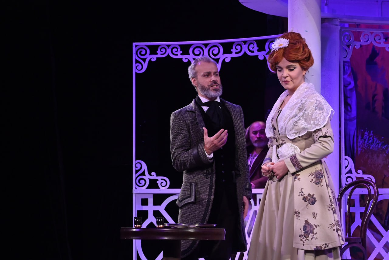 Впервые на Сцене на Садовом: в Донецкой муздраме прошла премьера водевиля “Так не бывает!” Впервые на Сцене на Садовом: в Донецкой муздраме прошла премьера водевиля “Так не бывает!”