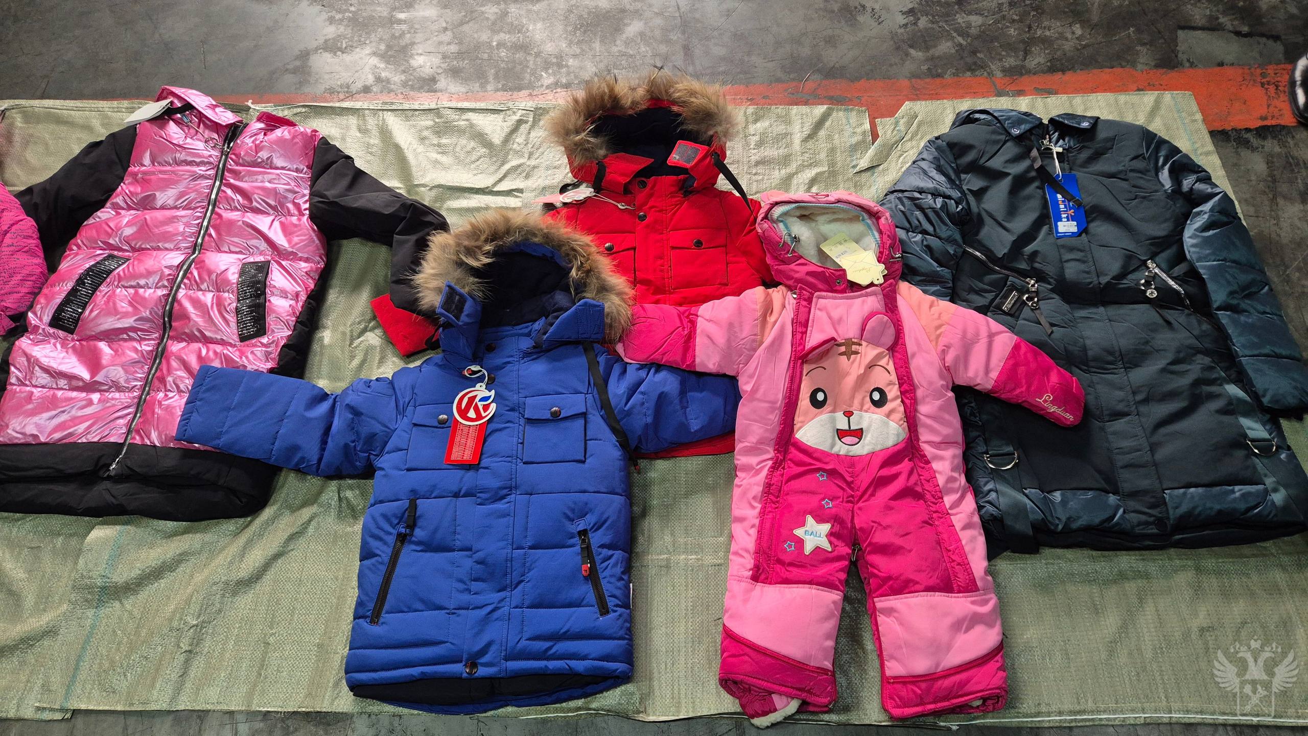 Приволжские таможенники передали 40 тонн конфискованных товаров жителям ДНР Приволжские таможенники передали 40 тонн конфискованных товаров жителям ДНР