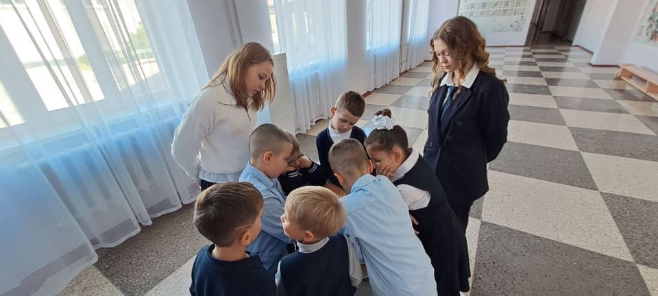 В преддверии Дня народного единства, по инициативе Совета Движения первых, в ГБОУ «Светлодарский УВК» состоялось замечательное мероприятие - "Мы разные, но мы вместе!" для обучающихся 1- 4 классов В преддверии Дня народного единства, по инициативе Совета Движения первых, в ГБОУ «Светлодарский УВК» состоялось замечательное мероприятие - "Мы разные, но мы вместе!" для обучающихся 1- 4 классов