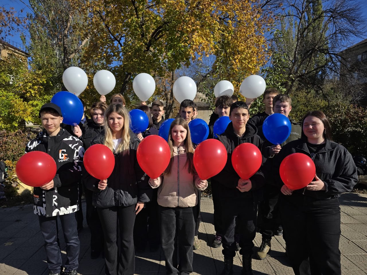 В школах Ждановки проводятся мероприятия, приуроченные ко Дню народного единства В школах Ждановки проводятся мероприятия, приуроченные ко Дню народного единства