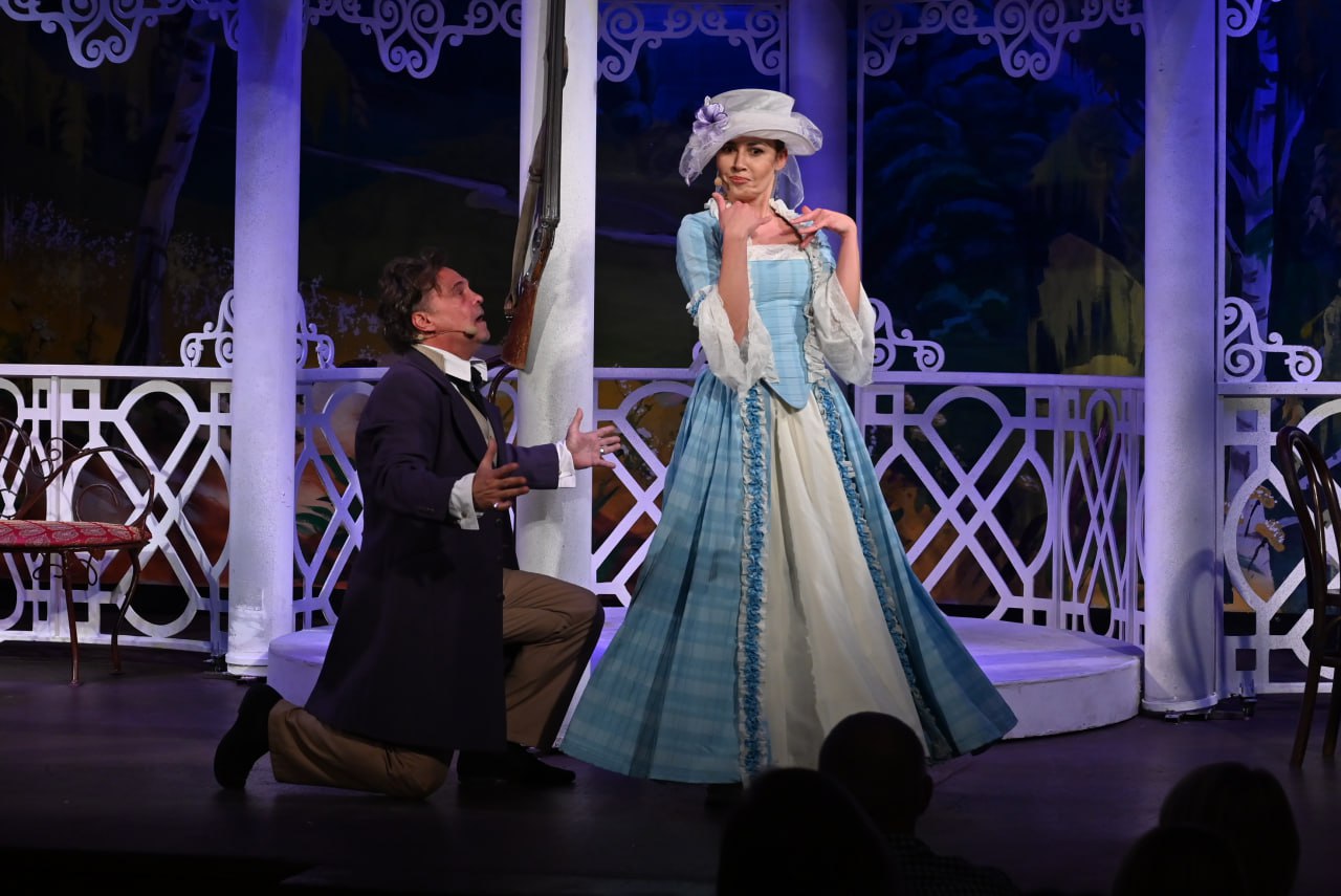 Впервые на Сцене на Садовом: в Донецкой муздраме прошла премьера водевиля “Так не бывает!” Впервые на Сцене на Садовом: в Донецкой муздраме прошла премьера водевиля “Так не бывает!”