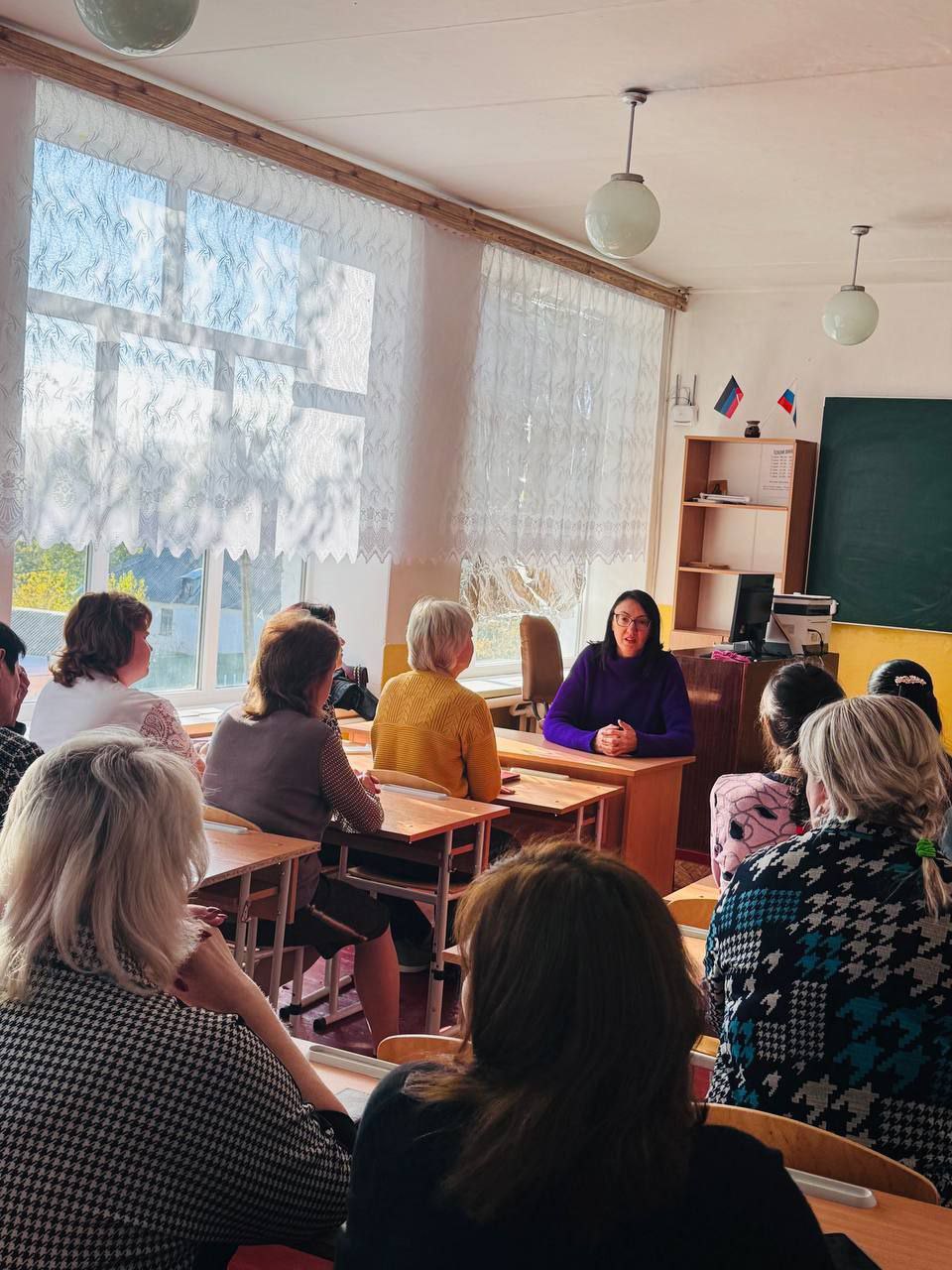 31 октября, состоялась встреча заведующего Новоселовским территориальным сектором Администрации  Тельмановского  округа с коллективом Новоселовской школы, где были рассмотрены следующие вопросы: 31 октября, состоялась встреча заведующего Новоселовским территориальным сектором Администрации  Тельмановского  округа с коллективом Новоселовской школы, где были рассмотрены следующие вопросы: