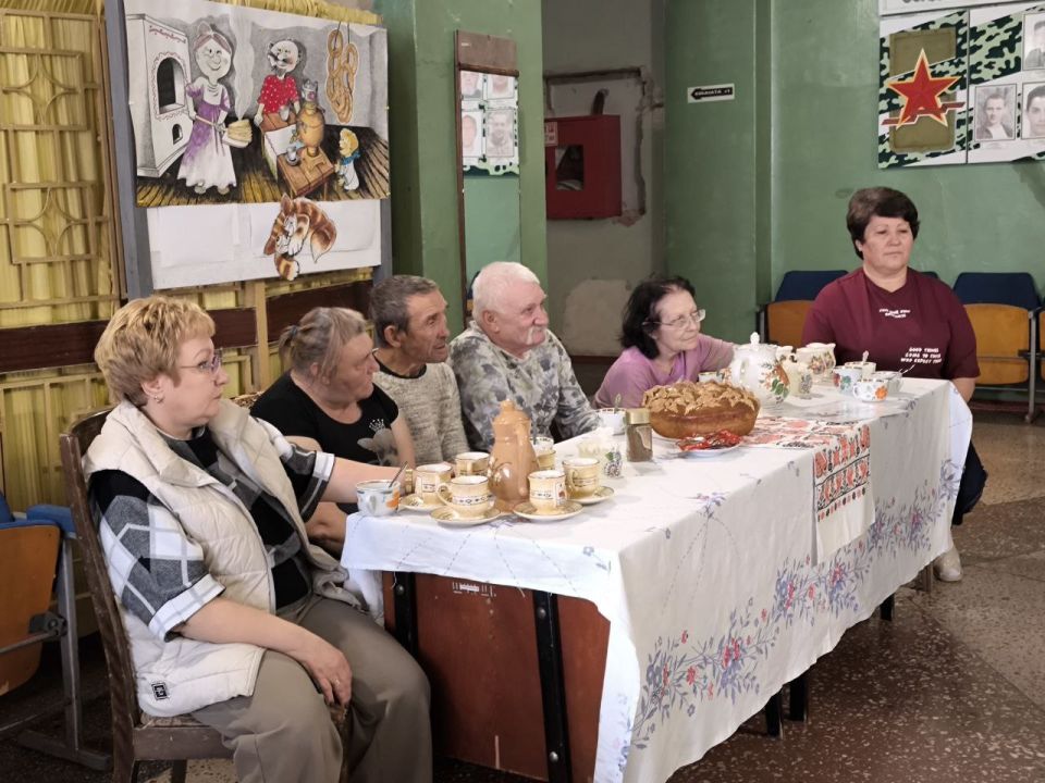 Сегодня, 31 октября, в рамках мероприятий Всероссийского фестиваля русской кухни, приуроченных ко Дню народного единства, в пункте временного размещения и питания, развернутого на базе МБУ «Дворец культуры им. Воровского... Сегодня, 31 октября, в рамках мероприятий Всероссийского фестиваля русской кухни, приуроченных ко Дню народного единства, в пункте временного размещения и питания, развернутого на базе МБУ «Дворец культуры им. Воровского...