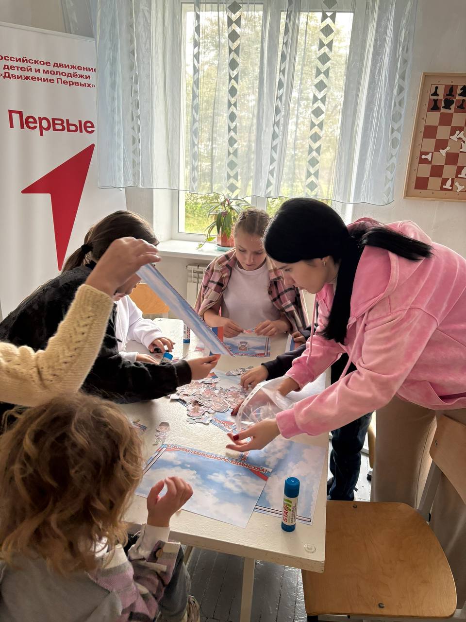 Учащиеся Портовской школы приняли участие во Всероссийской акции ко Дню народного единства Учащиеся Портовской школы приняли участие во Всероссийской акции ко Дню народного единства