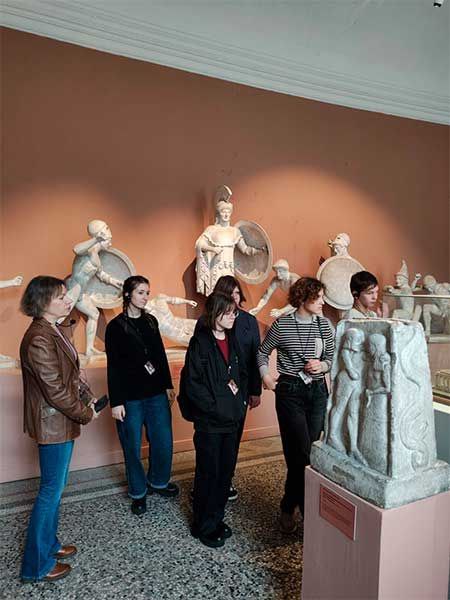 Александр Качанов: По благословению Высокопреосвящейннейшего Владимира митрополита Донецкого и Мариупольского и по приглашению директора музея "Исаакиевский собор" Мудрова Юрия Витальевича, а так же при содействии... Александр Качанов: По благословению Высокопреосвящейннейшего Владимира митрополита Донецкого и Мариупольского и по приглашению директора музея "Исаакиевский собор" Мудрова Юрия Витальевича, а так же при содействии...