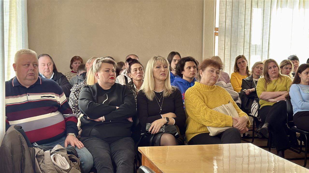 В Ленинском районе Донецка обсудили методы мониторинга социальных проектов В Ленинском районе Донецка обсудили методы мониторинга социальных проектов