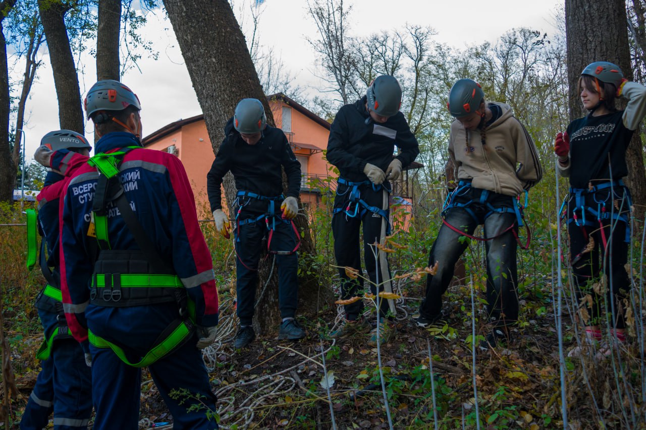 Добровольцы Донецкого РО ВСКС, Московского городского отделения и Московского областного отделения ВСКС совместно с активистами Юнармии и Движения первых приняли участие в военно-полевых сборах Добровольцы Донецкого РО ВСКС, Московского городского отделения и Московского областного отделения ВСКС совместно с активистами Юнармии и Движения первых приняли участие в военно-полевых сборах