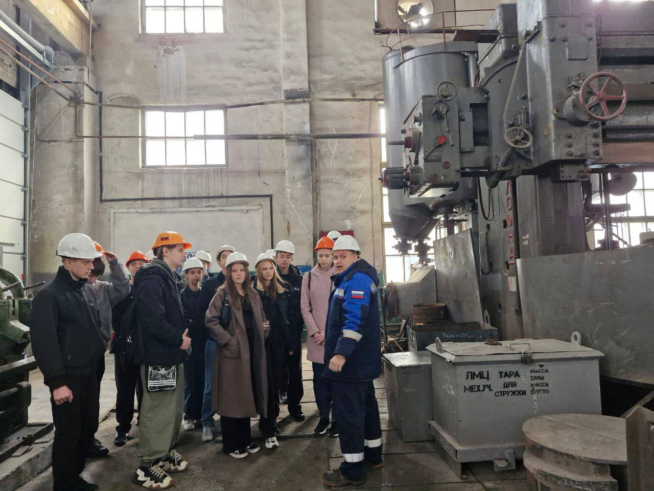 Более 155 тысяч учеников и студентов приняли участие в акции «Учиться в Донбассе» Более 155 тысяч учеников и студентов приняли участие в акции «Учиться в Донбассе»