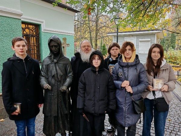 Александр Качанов: По благословению Высокопреосвящейннейшего Владимира митрополита Донецкого и Мариупольского и по приглашению директора музея "Исаакиевский собор" Мудрова Юрия Витальевича, а так же при содействии... Александр Качанов: По благословению Высокопреосвящейннейшего Владимира митрополита Донецкого и Мариупольского и по приглашению директора музея "Исаакиевский собор" Мудрова Юрия Витальевича, а так же при содействии...